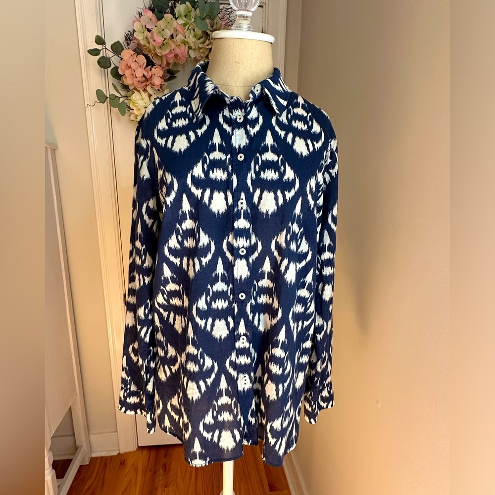 Talbots navy Ikat print long sleeve shirt top button down sz M
